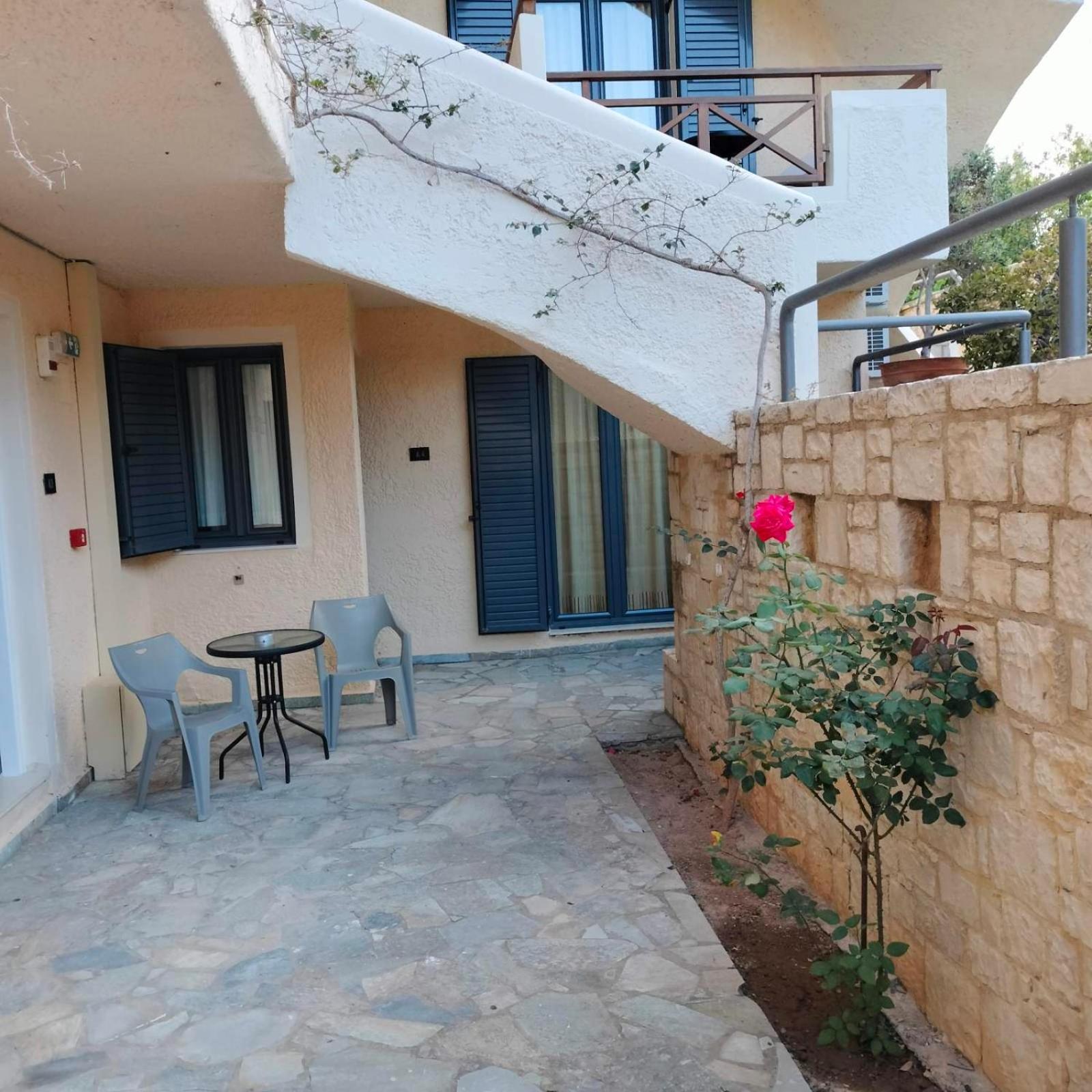 Nancy - Chara Apartments Karteros Ngoại thất bức ảnh